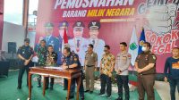 Kota Batu Musnahkan Jutaan Batang Rokok Ilegal