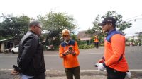 Tim Reaksi Cepat BPBD Bersihkan Sisa Pohon Roboh di Dampingi Langsung Oleh Pj. Wali Kota Batu