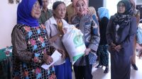 PKM di Kecamatan Waru dan Sedati Menerima Bantuan Pangan Beras