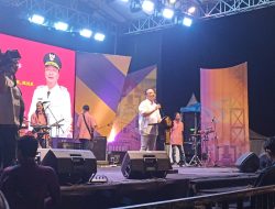 Ribuan Warga Gresik Padati Stadion Joko Samudro, Bergoyang Di Konser Stasiun Dangdut