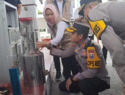 Petugas Gabungan Sidak Sejumlah SPBU Pertamina di Gresik, Ditemukan BBM Oplosan?