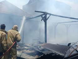 Rumah di Laban Menganti Dilalap Si Jago Merah, Tak Ada yang Bisa Diselamatkan