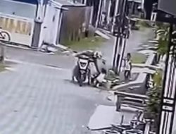 Pria Asal Jombang Jambret Kalung Bocah TK di Gresik, Aksinya Terekam CCTV
