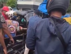 Evakuasi Kecelakaan Maut di Jalan Raya Kramat Temanggung Kecamatan Tarik Kabupaten Sidoarjo Penuh Dramatis