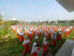 Program Pembiasaan Bersihati dan Literasi Serentak Wujudkan Karakter Positif Siswa SDN Keret, Kecamatan Krembung, Kabupaten Sidoarjo