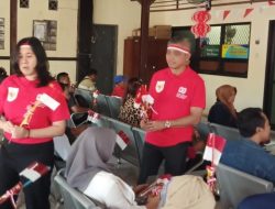 Menyambut HUT RI ke-80, Samsat Kenjeran Surabaya Utara Gunakan Kostum Merah Putih