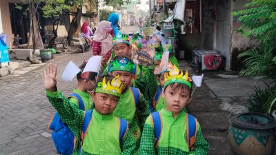 Kartini di Balik Seragam: Meneladani Kesederhanaan dan Semangat Belajar Sosok Ibu Kartini