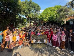 Memperingati Hari Kartini di SDN Ketegan 1 Taman: “Dengan Tekad, Keberanian, dan Semangat Perempuan Mampu Menciptakan Masa Depan yang Lebih Baik untuk Semua”