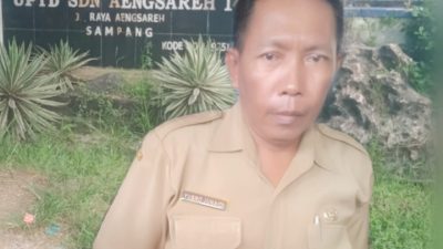 Kebersihan Sebagian dari Iman, Teladan yang Baik dari Kepala Sekolah UPTD SDN Aengsareh 1 untuk Muridnya