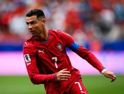 Ronaldo Gagal Bersinar di Laga Perdana, Martinez Pasang Badan