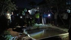 Orang Tua Histeris Melihat Anaknya Ditemukan Mengapung ditempat Penampungan Air di Sawah