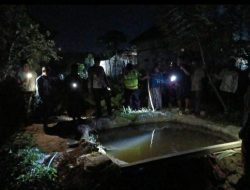 Orang Tua Histeris Melihat Anaknya Ditemukan Mengapung ditempat Penampungan Air di Sawah
